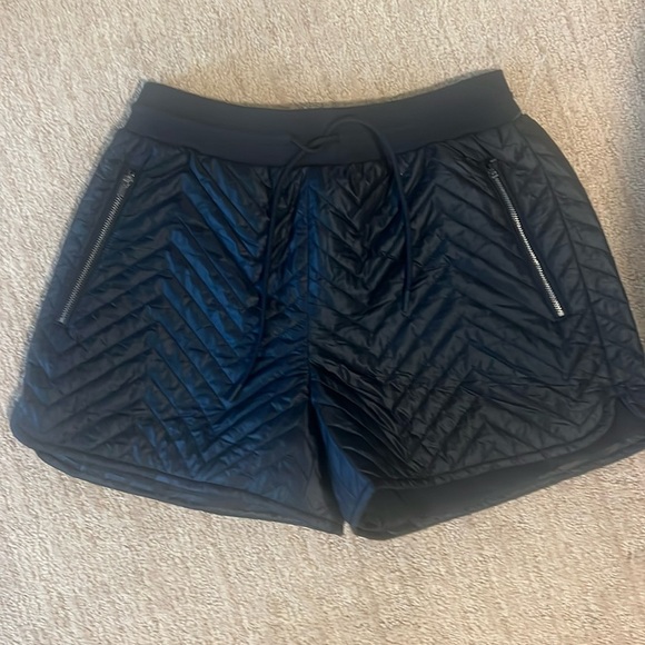 ATHLETA Apres Ski Short- Black - Picture 2 of 8